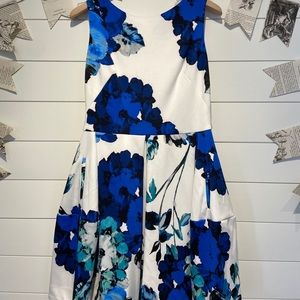 Just Taylor Floral Dress with POCKETS, size 10